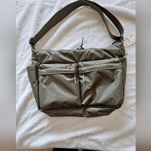 Uniqlo Multipocket Shoulder Bag